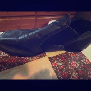 Black capezio jazz shoes
